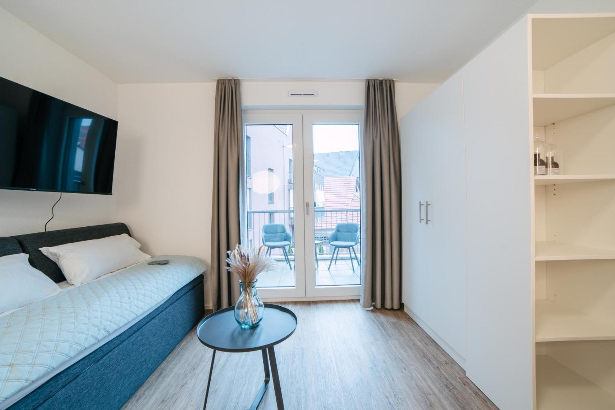 Zentrahome - Balkon Outlet Zentral Smarttv Business Metzingen  Luaran gambar